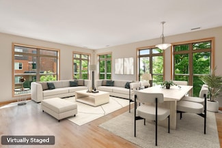 731 Victoria St S, Saint Paul, MN 55102