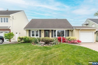 186 Cambridge Ave, Saddle Brook, NJ 07663