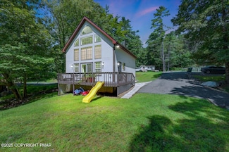 2146 Milford Rd, Bushkill, PA 18324