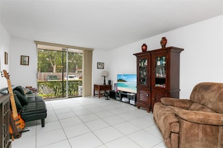 7175 Orange Dr Unit 119H, Davie, FL 33314