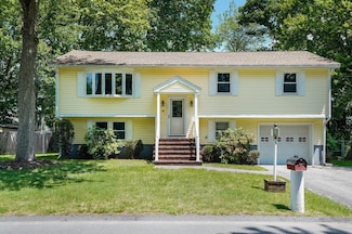 6 Wabon Cir, Methuen, MA 01844