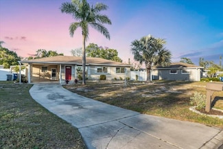 2207 Holyoke Ave, Bradenton, FL 34207