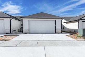 848 S Jay St, Valley Center, KS 67147