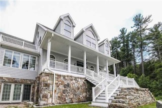431 W Wakefield Blvd, Winsted, CT 06098