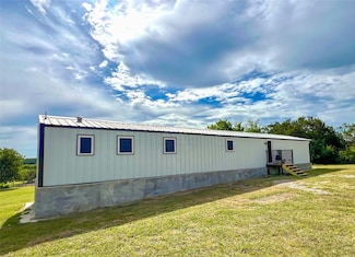901 Ridge Dr S, Cleburne, TX 76033