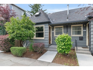 2821 SE Hawthorne Blvd, Portland, OR 97214