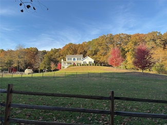 219 Emerald Vale Dr, Pacific, MO 63069