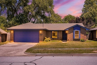 809 Coopers Hawk Dr, Norman, OK 73072