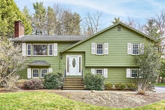 28 Mcintosh Rd, Chelmsford, MA 01824