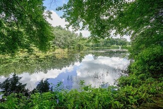 19 N Buffumville Shore Rd, Charlton, MA 01507