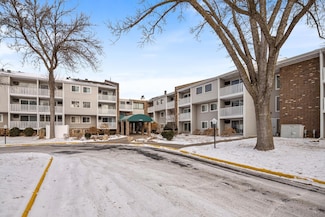 1601 N Innsbruck Dr Unit 301, Fridley, MN 55432