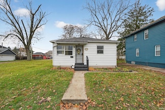1029 Huey St, South Bend, IN 46628