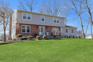 151 Schweizer Ln, Bardonia, NY 10954