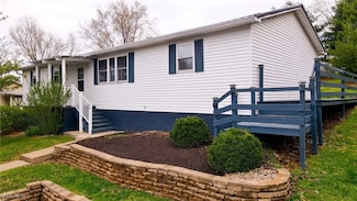 44 Hickory Dr, Little Hocking, OH 45742