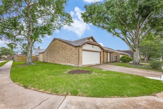 11823 Oak Meadow Dr, Stafford, TX 77477