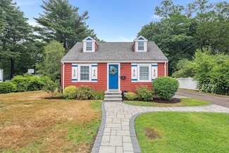 37 Idlewell St, Weymouth, MA 02188