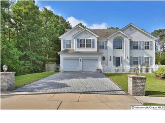215 Oak Ave, West Creek, NJ 08092