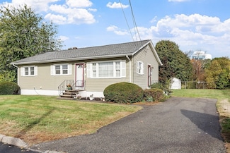 19 Lisa Ln, Lawrence, MA 01843