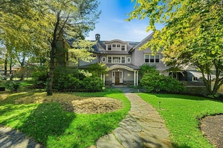 29 Merrill Rd, Newton Center, MA 02459