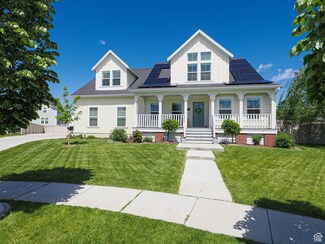 104 S Summer Breeze Ln, Layton, UT 84041