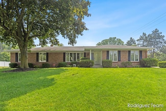384 Cummings Ave SW, Grand Rapids, MI 49534