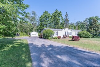 13 Wildwood Ln, Saugerties, NY 12477