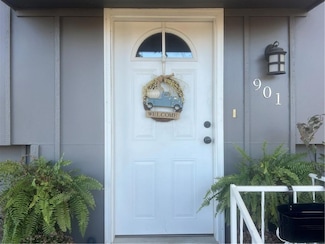 901 N King Ave, Harrisonville, MO 64701