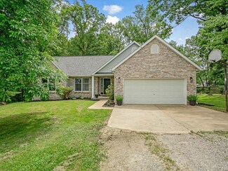 1018 Country Club Ln, Waterloo, IL 62298