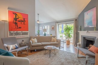 9 Barton Square Unit 201, Salem, MA 01970