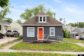 6935 Binney St, Omaha, NE 68104
