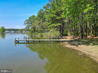 715 Winchester Creek Rd, Grasonville, MD 21638