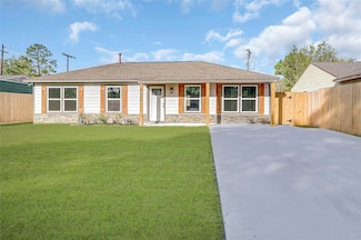 8154 Saint lo Rd, Houston, TX 77033