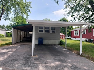 2760 S Michael Place, Traverse City, MI 49686
