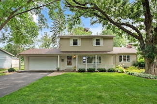2168 Southwood Dr, Saint Paul, MN 55110
