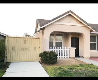 5239 E Kaviland Ave, Fresno, CA 93725