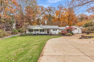 1360 E Crestwood Dr, Memphis, TN 38119