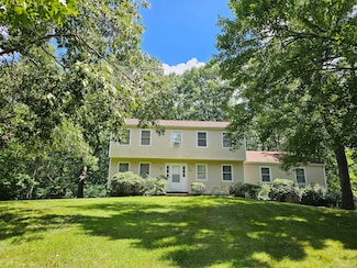25 Brook Pine Dr, Shelton, CT 06484