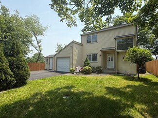 10 Dry Hill Ct, Norwalk, CT 06851