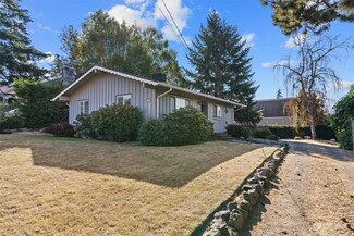 817 S 222nd St, Des Moines, WA 98198