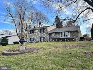 273 Holly Knoll Dr, Southampton, PA 18966