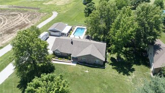 8742 Oak Hill School Rd, Lebanon, IL 62254