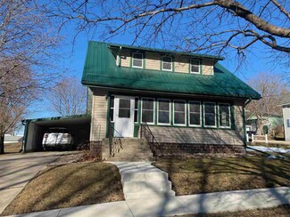 256 S Walnut St, West Union, IA 52175