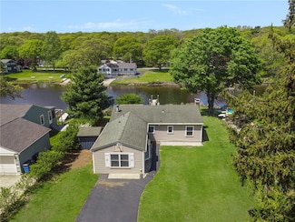 106 N River Dr, Narragansett, RI 02882