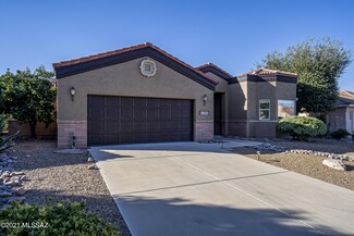 1924 E Cliff Swallow Trail, Green Valley, AZ 85614