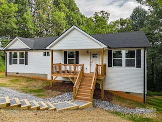 15 Chinquapin Rd, Brevard, NC 28712