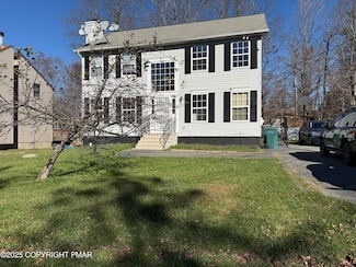 9043 Idlewild Dr, Tobyhanna, PA 18466