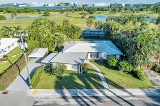328 N Lakeside Dr, Lake Worth, FL 33460