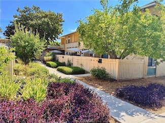 8060 Canby Ave Unit 2, Reseda, CA 91335