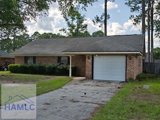 702 Friar Tuck Ln, Hinesville, GA 31313
