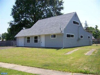56 Island Rd, Levittown, PA 19057